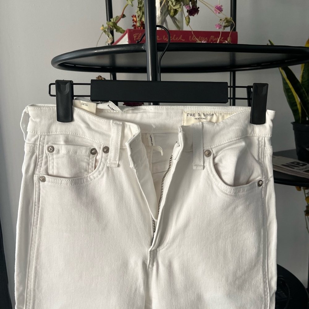 *NWT size 26* White Rag & Bone Jeans — high rise cigarette let
